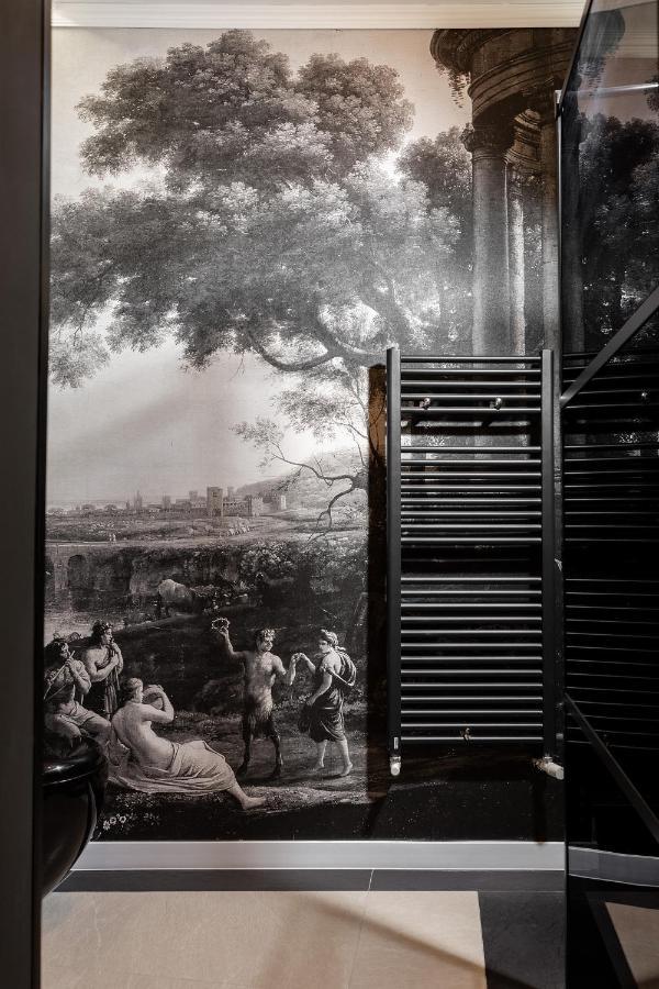 Apartment Qult - Invictus *
